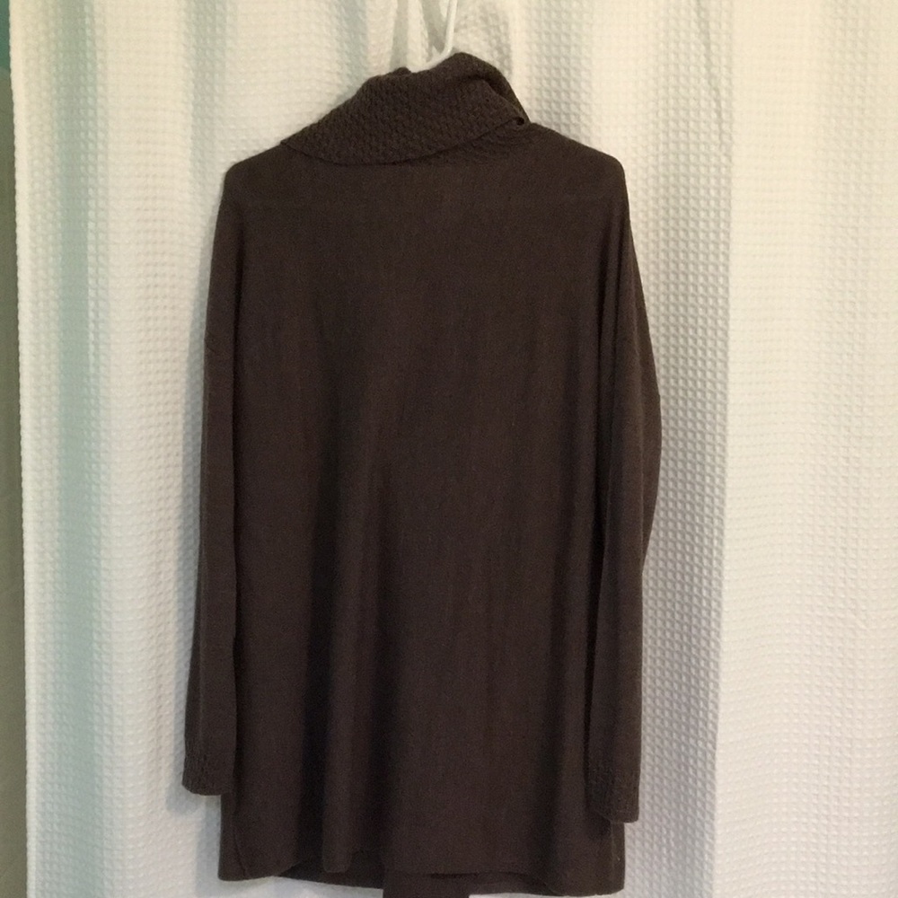 ELLEN TRACY - Super Chic Brown Sweater with Buckle Detail - Size: Large - Picture 11 of 13